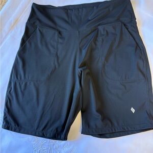 Black Free Country athletic shorts for comfort and performance. Size XL